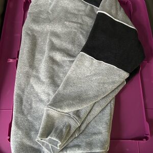 American Eagle Outfitters Gray and Black Sweatshirt